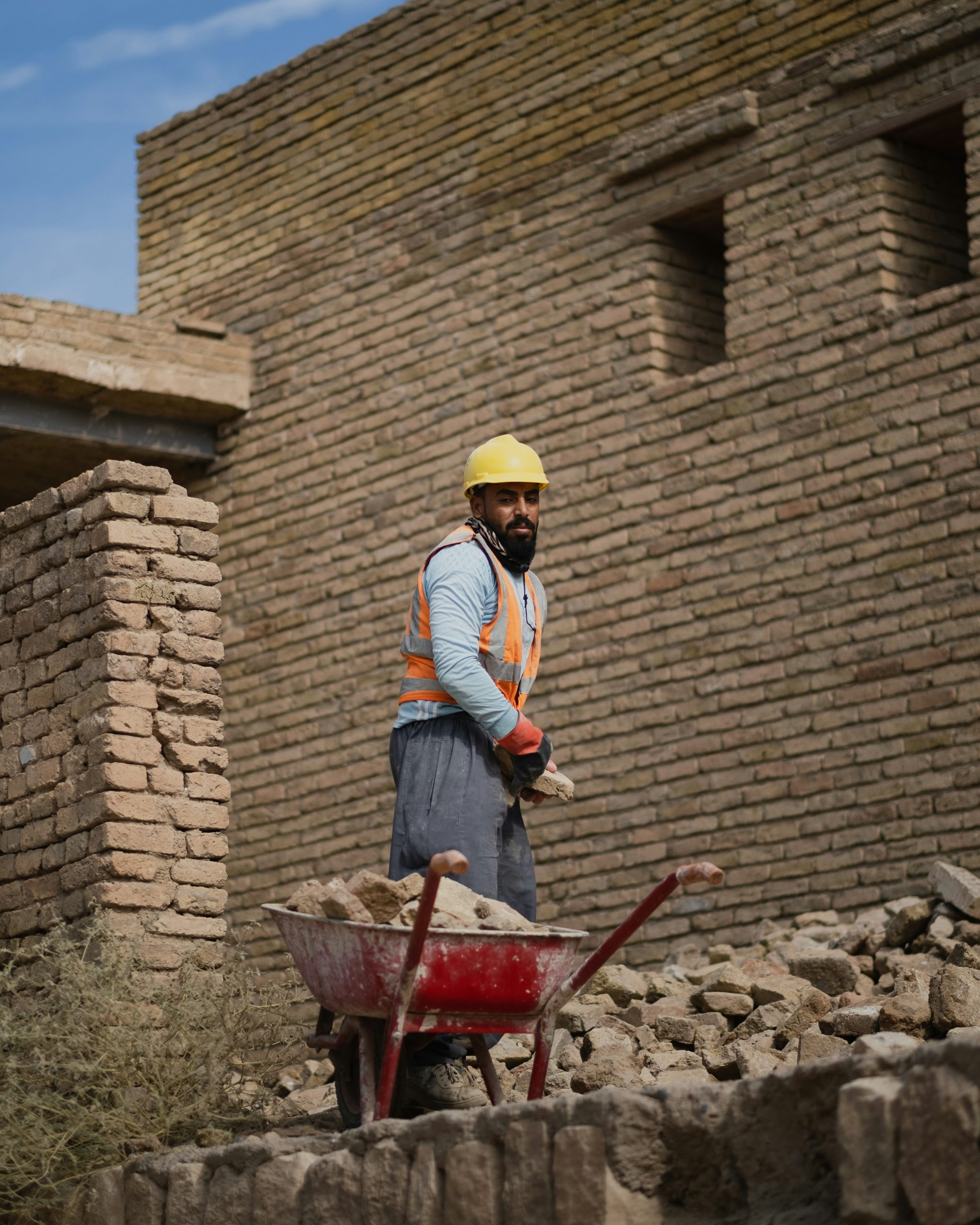 How to Spot Foundation Issues in Boise Homes by checking foundation cracks